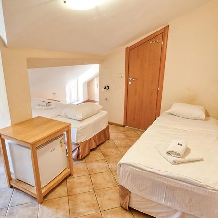 Hotel Rendez Vous Котор Екстериор снимка