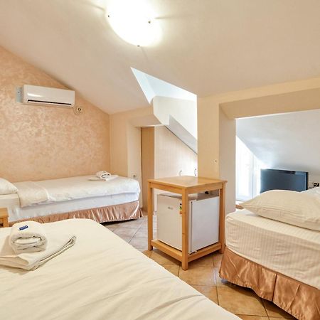Hotel Rendez Vous Котор Екстериор снимка