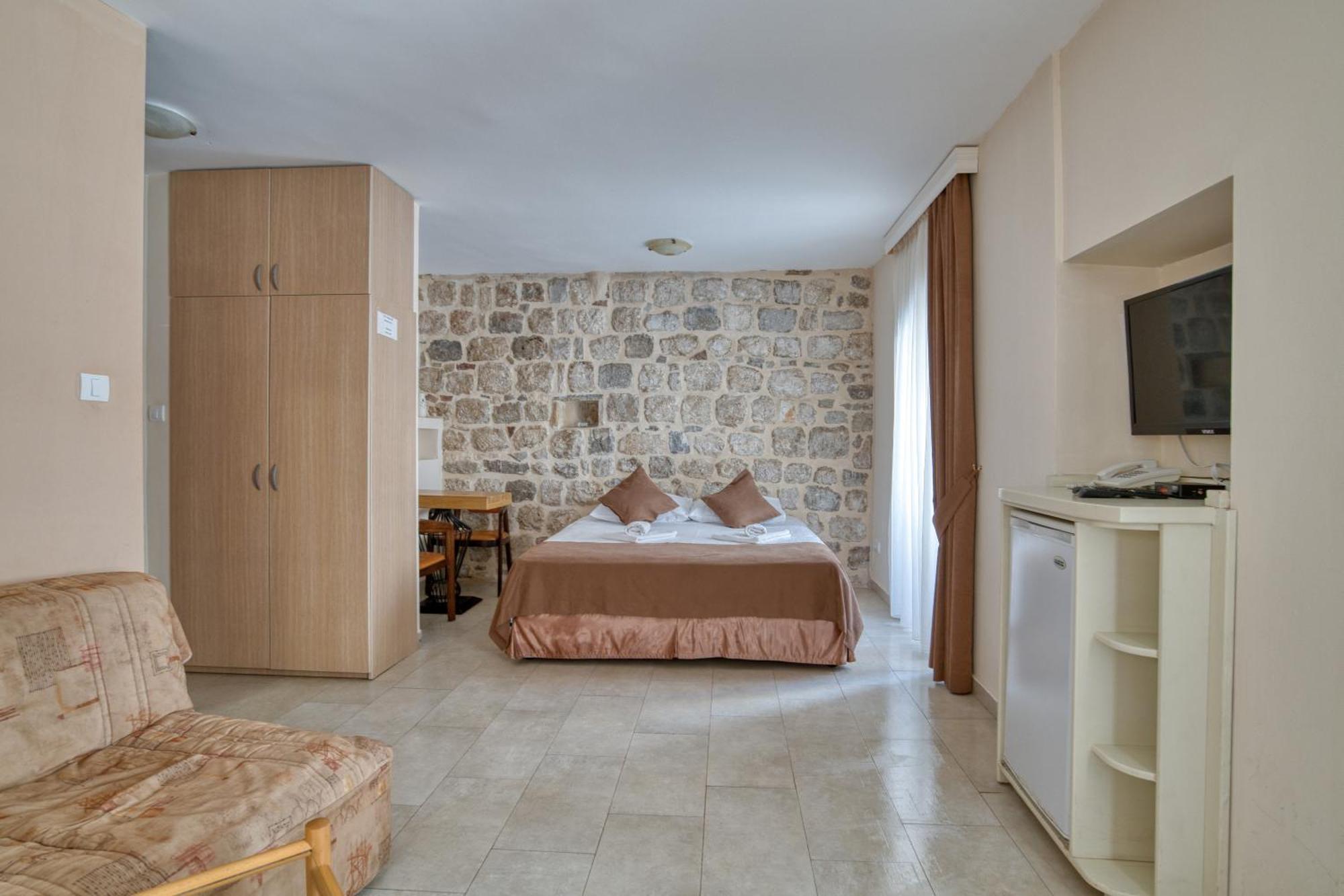 Hotel Rendez Vous Котор Екстериор снимка