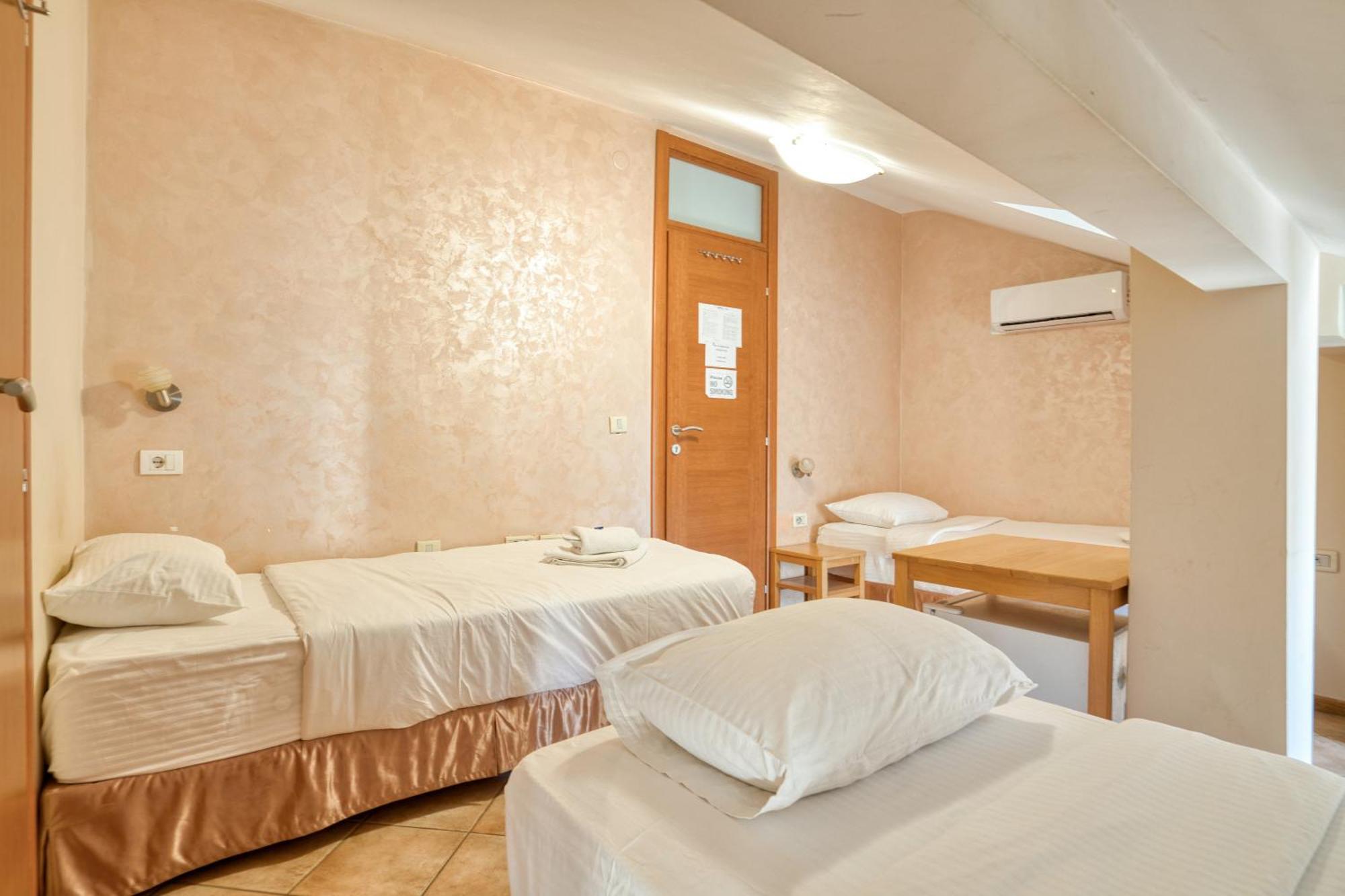 Hotel Rendez Vous Котор Екстериор снимка