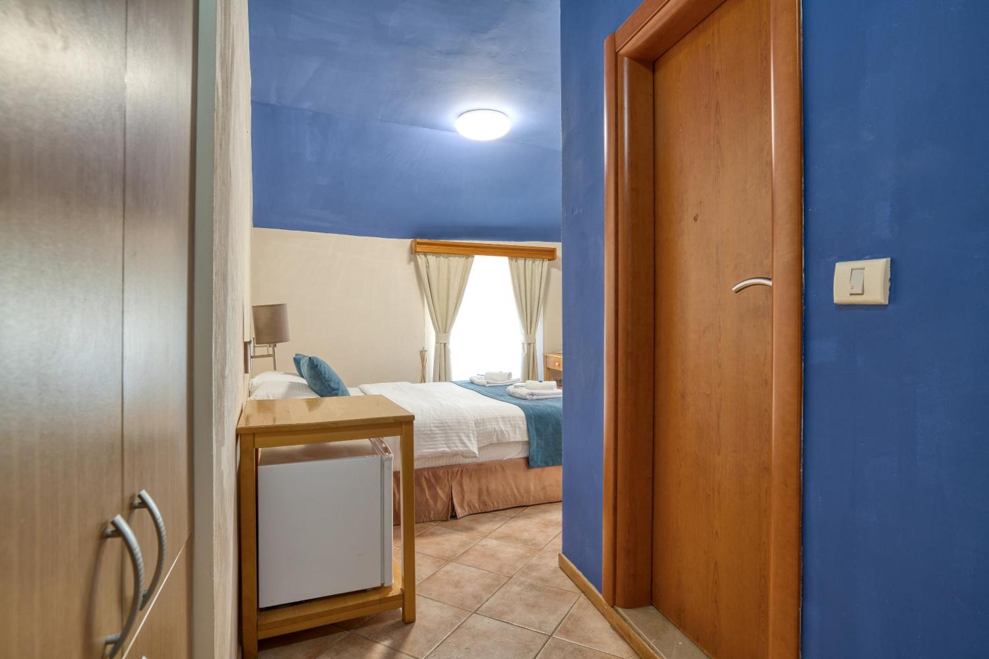 Hotel Rendez Vous Котор Екстериор снимка