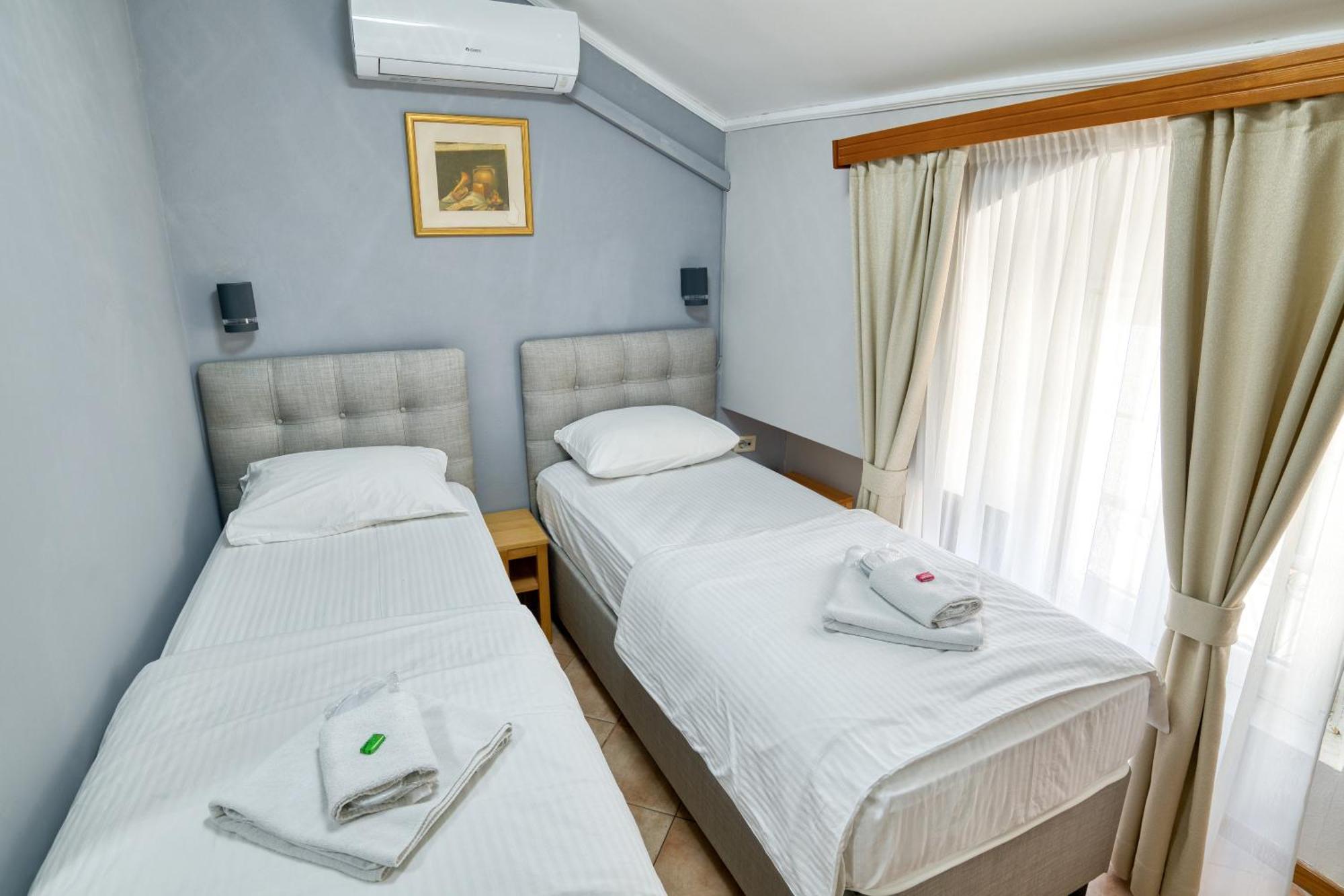 Hotel Rendez Vous Котор Екстериор снимка