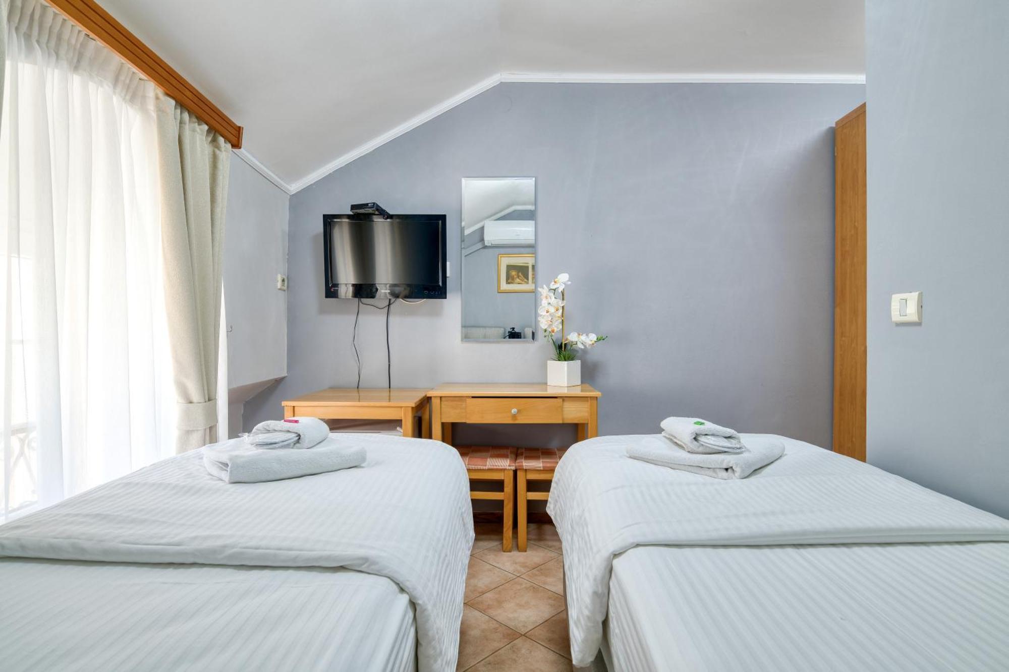 Hotel Rendez Vous Котор Екстериор снимка