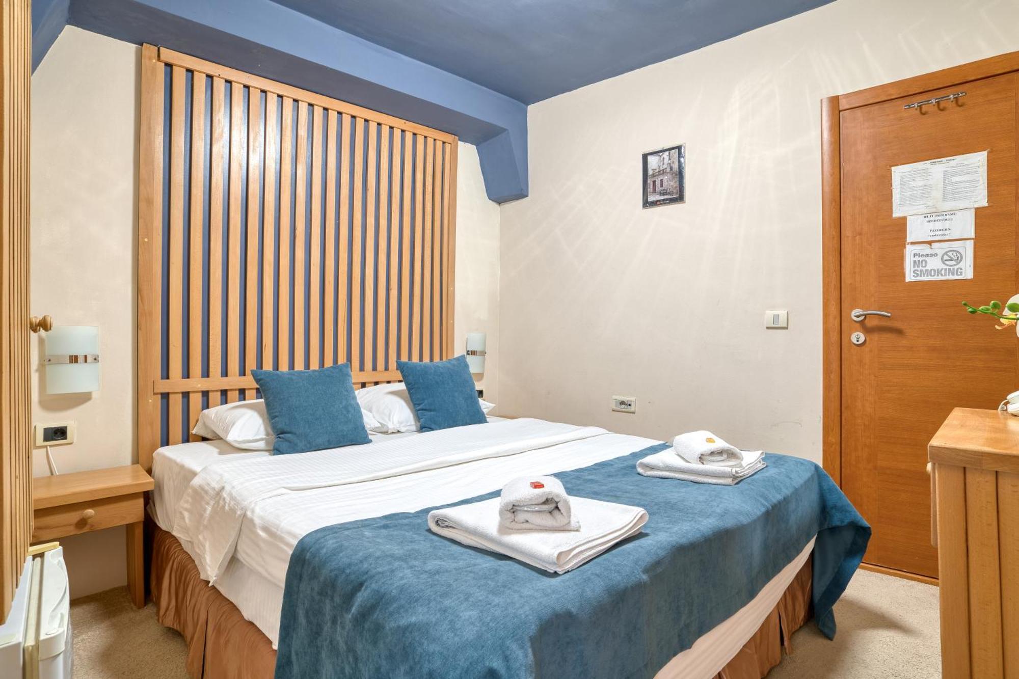 Hotel Rendez Vous Котор Екстериор снимка