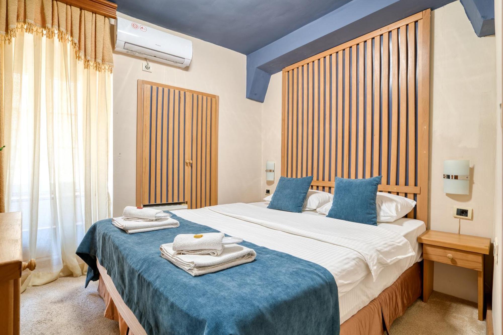 Hotel Rendez Vous Котор Екстериор снимка