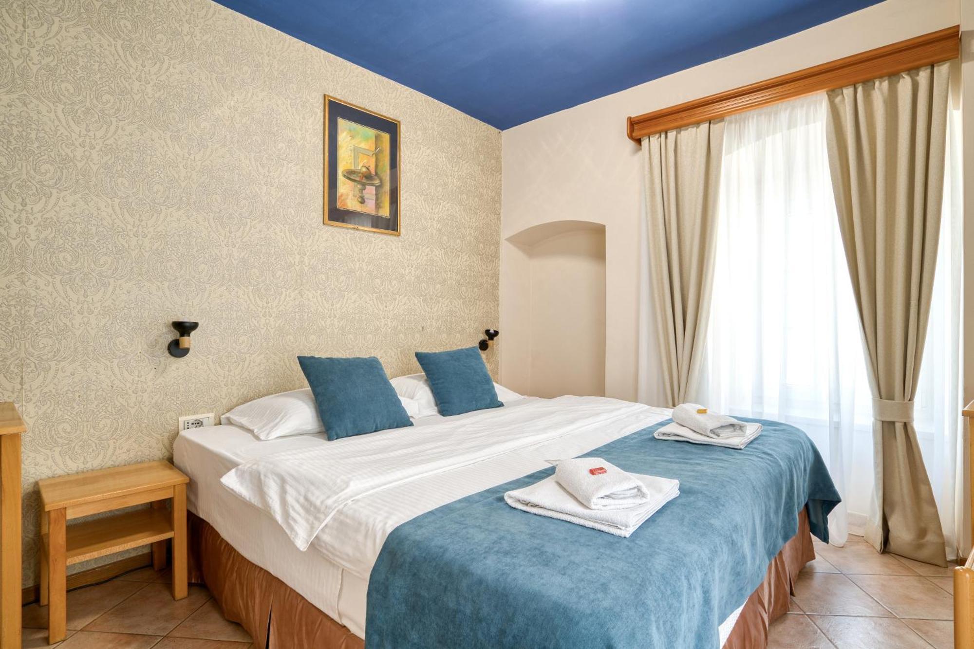 Hotel Rendez Vous Котор Екстериор снимка