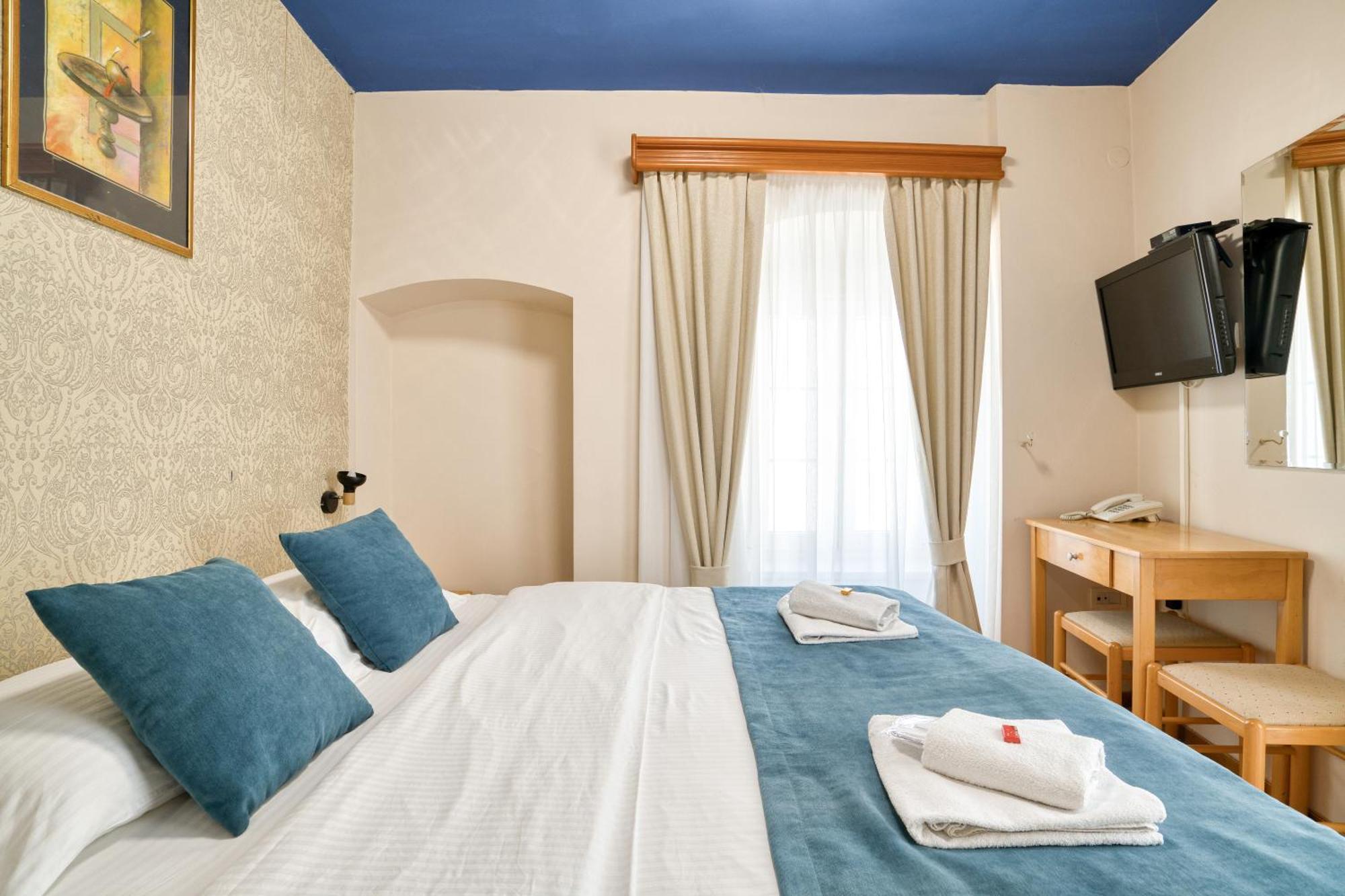 Hotel Rendez Vous Котор Екстериор снимка